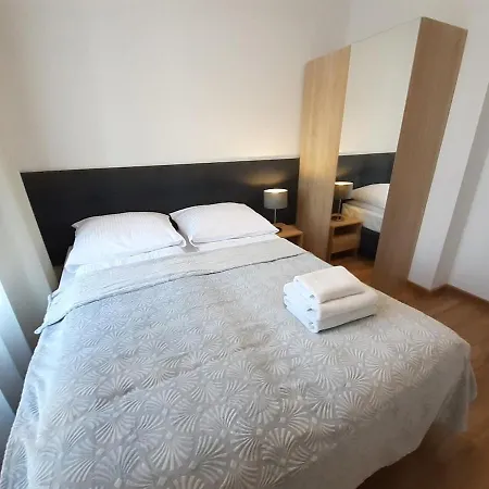 Apartment Old Town - Bosacka 18 *